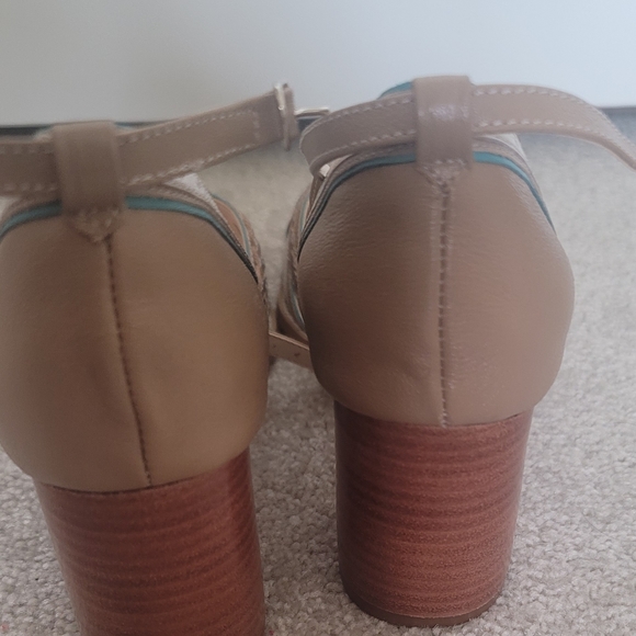 Shoes - Picture 2 of 5